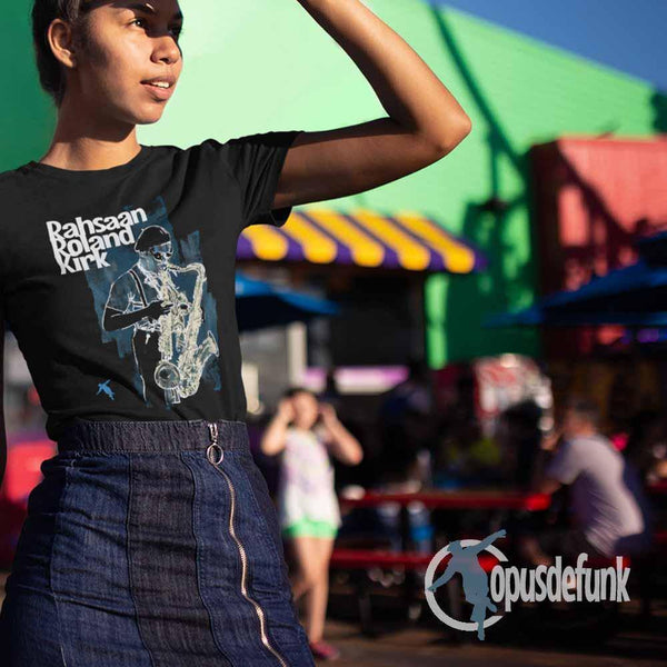 girl-wearing-a-black-t-shirt-with-saxophone-player-on-the-front